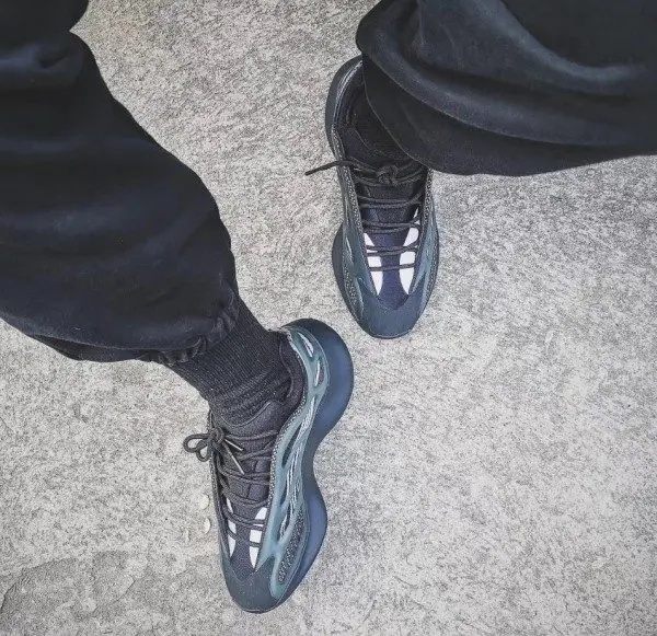 Giày Adidas Yeezy 700 V3 'Alvah' H67799 - Ảnh 3
