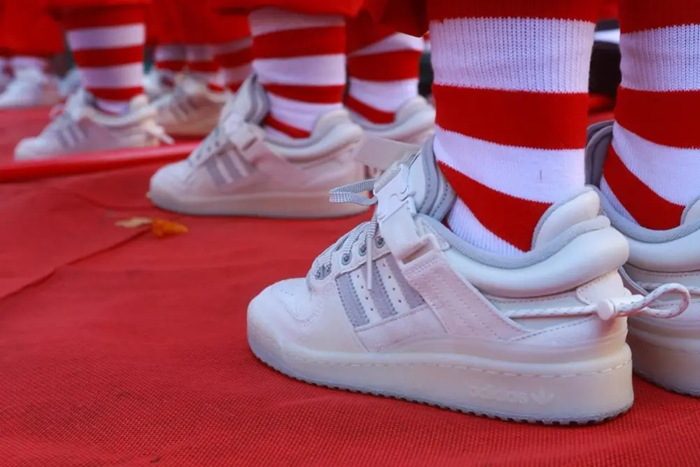 Giày Adidas Forum Buckle Low 'Bad Bunny White' HQ2153 - Ảnh 3