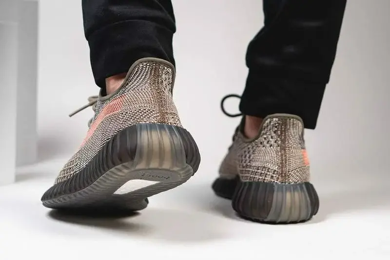 Alternative view of Giày Adidas Yeezy Boost 350 V2 'Ash Stone' GW0089