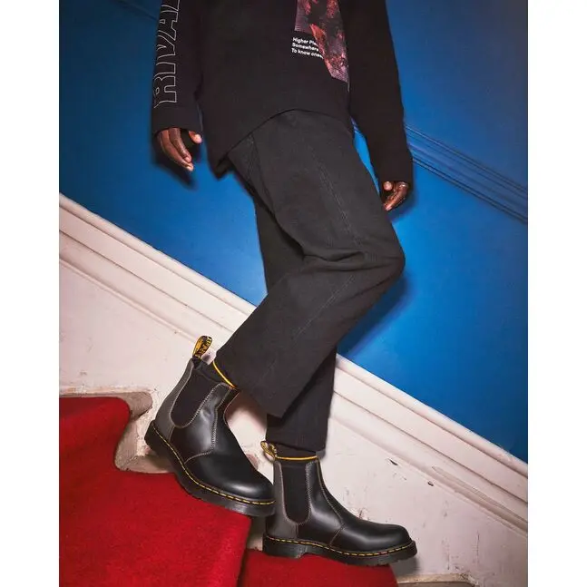 Alternative view of Giày Dr. Martens 2976 Smooth Clash Leather Chelsea Boots 27544003