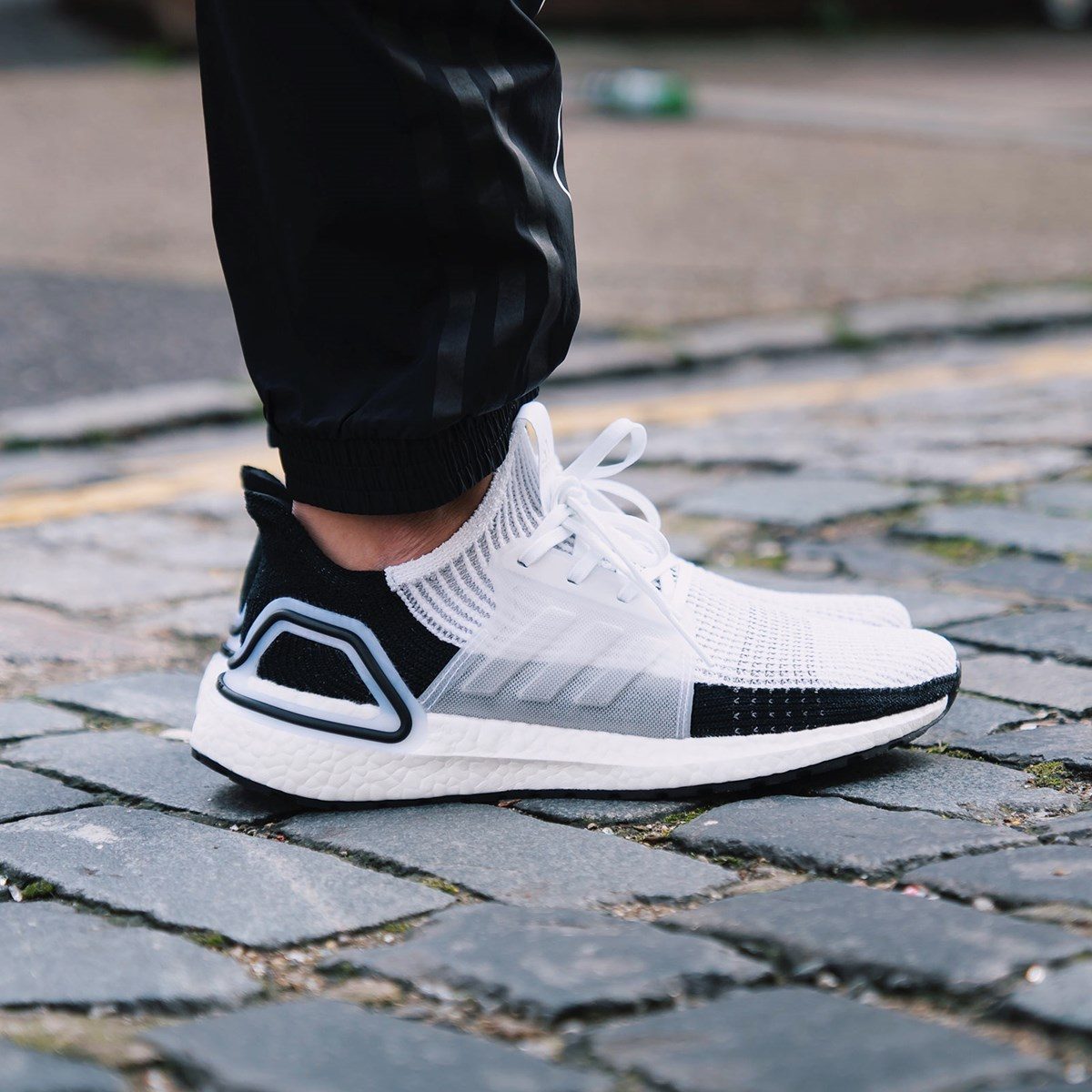 Giày Adidas Ultra Boost 2019 'Panda' B37707 - Ảnh 3