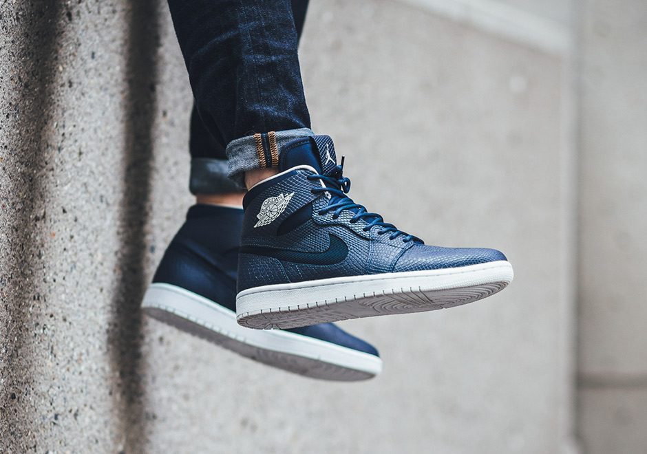 Giày Nike Air Jordan 1 Retro High 'Midnight Navy' 705300-405 - Ảnh 4