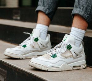Alternative view of Giày Nike Air Jordan 4 Retro 'Metallic Green' CT8527-113