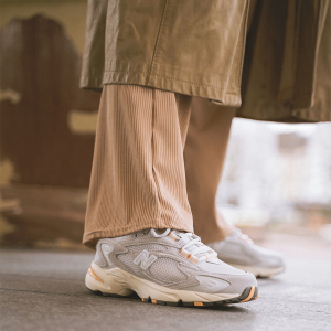 Alternative view of Giày New Balance 725 'Arctic Fox' ML725I