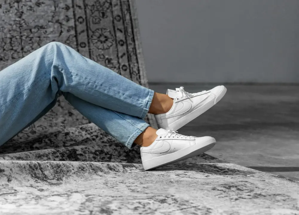 Alternative view of Giày Nike Blazer Low LE 'Triple White' AV9370-111