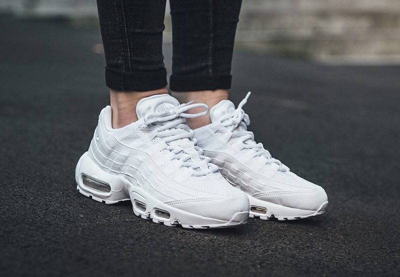 Giày Nike Wmns Air Max 95 ‘Triple White’ 307960-108 - Ảnh 3
