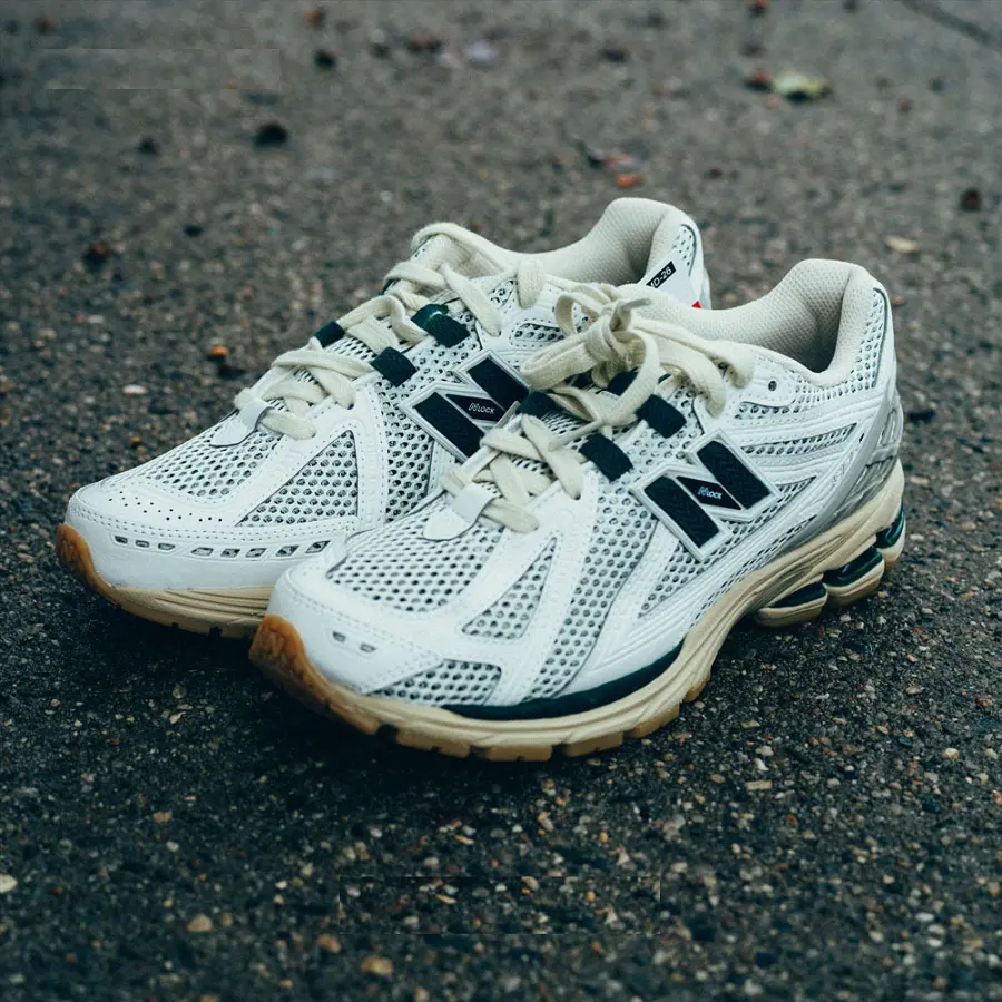 Alternative view of Giày New Balance 1906R 'White Green Cream' M1906RQ