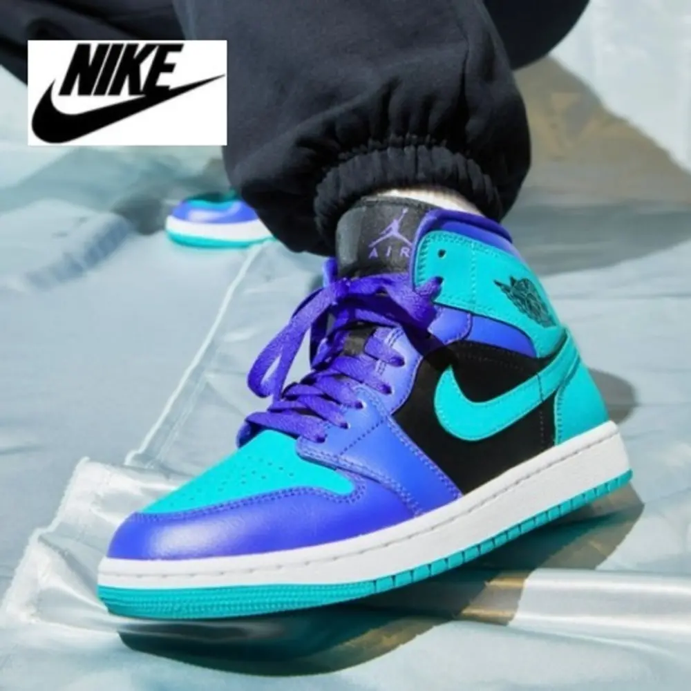 Alternative view of Giày Nike Air Jordan 1 Mid ‘Black Grape’ BQ6472-502