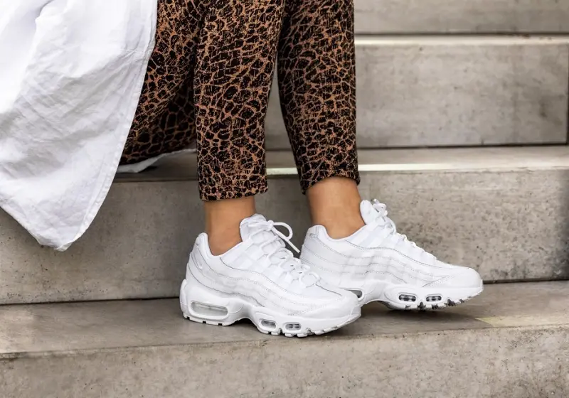 Alternative view of Giày Nike Wmns Air Max 95 ‘Triple White’ 307960-108