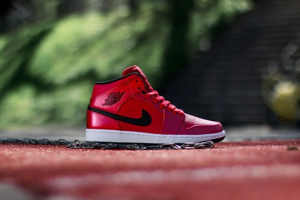 Giày Nike Air Jordan 1 Mid Gym Red Black Patent 554725-602 - Ảnh 4