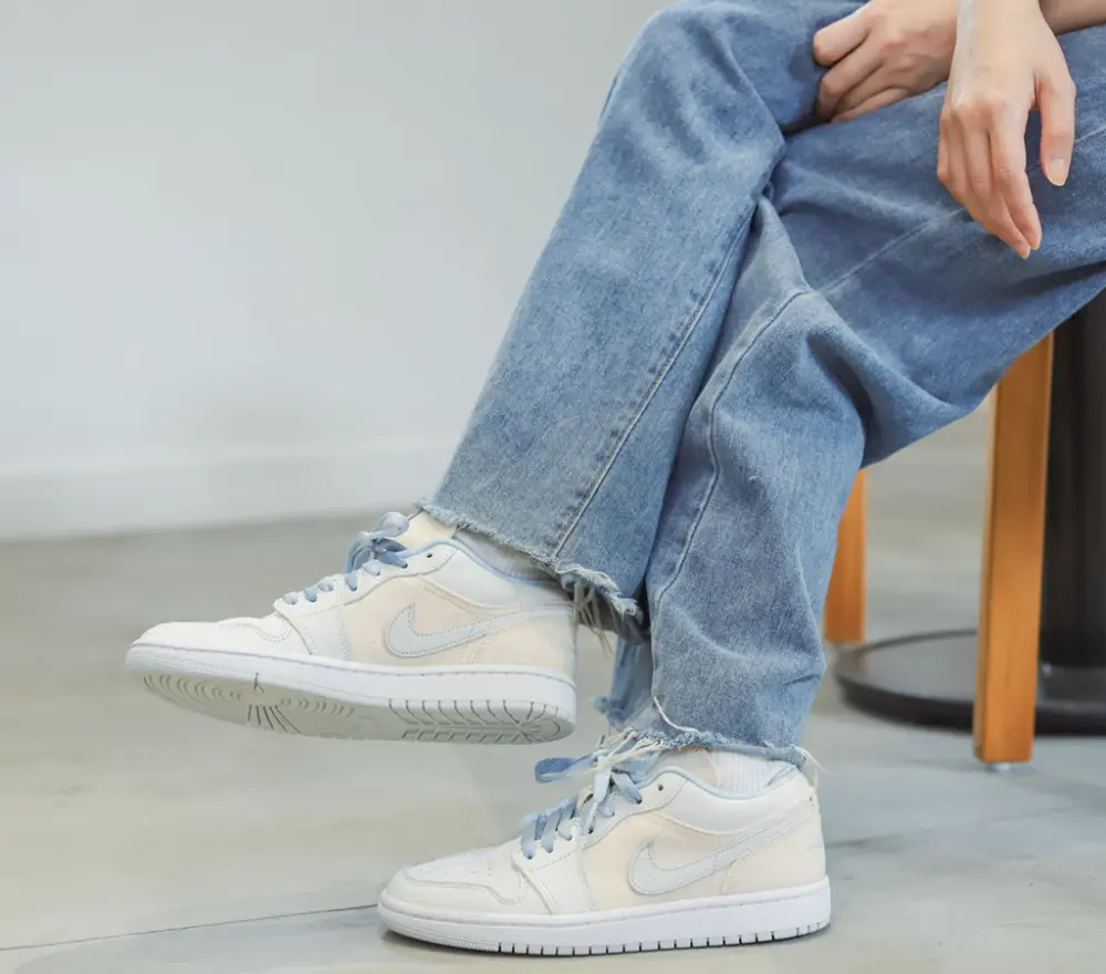 Alternative view of Giày Nike Air Jordan 1 Low 'Canvas' DQ4151-500