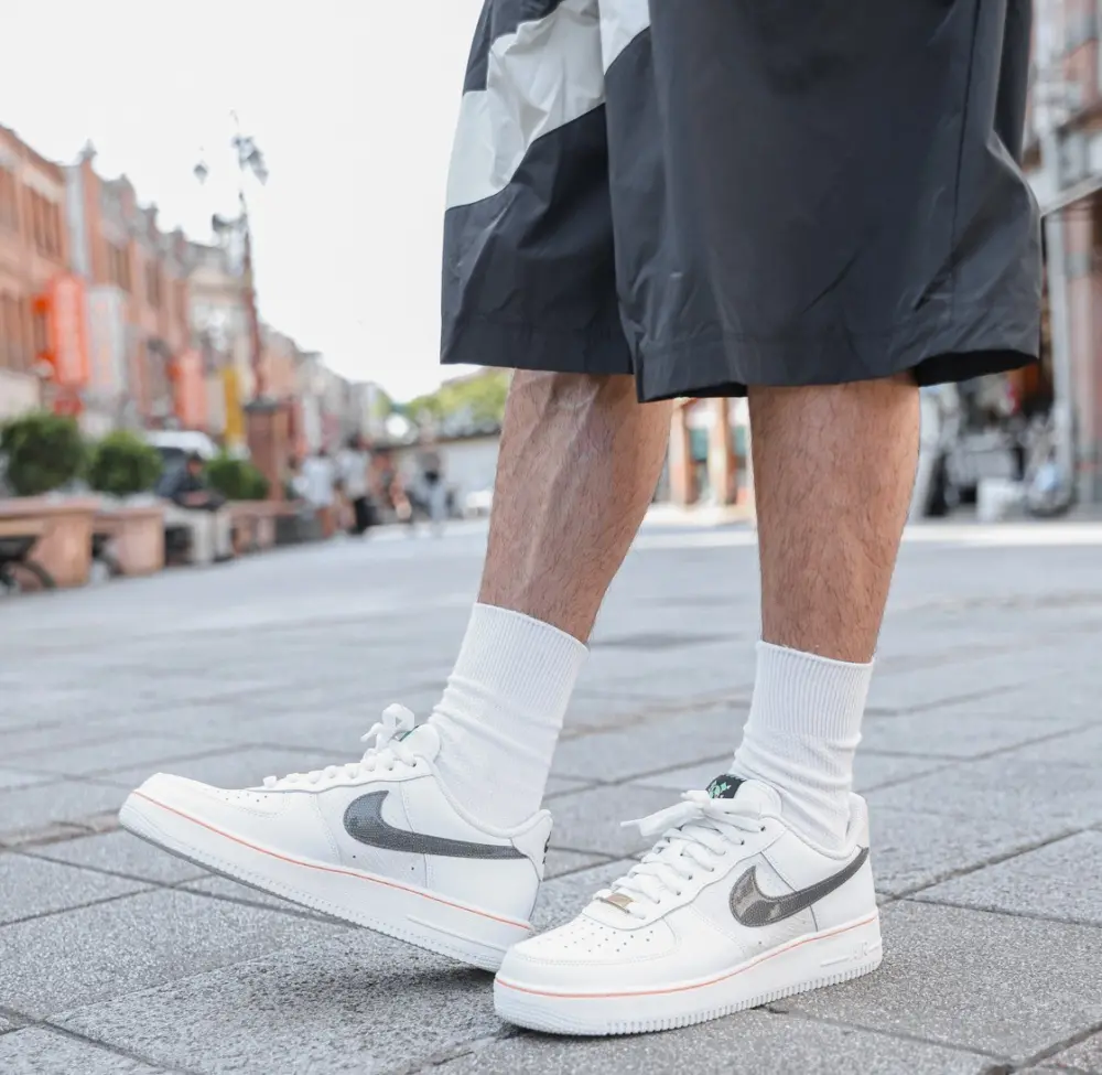 Giày Nike Air Force 1 Low Snakeskin 'White Gray' FN8892-191 - Ảnh 6