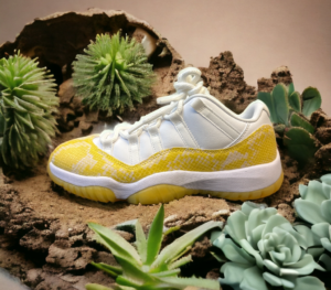 Alternative view of Giày Nike Jordan 11 Retro Low 'Yellow Snakeskin' AH7860-107