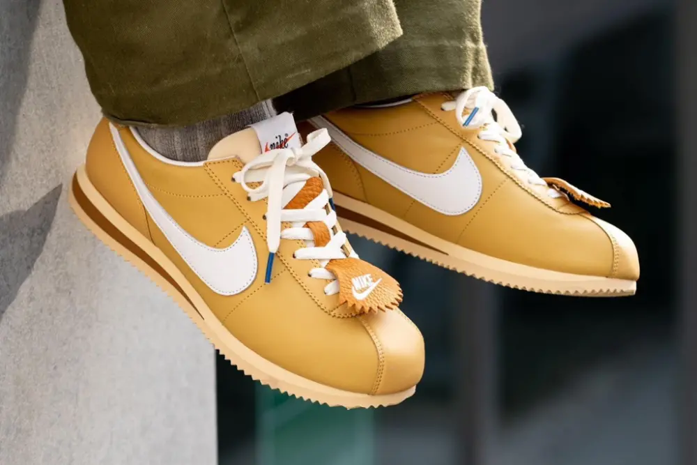 Alternative view of Giày Nike Cortez '23 SE 'Running Rabbit' FD0400-725