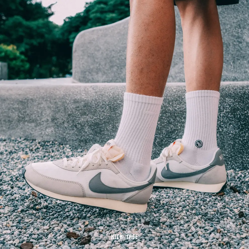 Alternative view of Giày Nike Waffle Trainer 2 'Sail Lightbone' DM0180-100