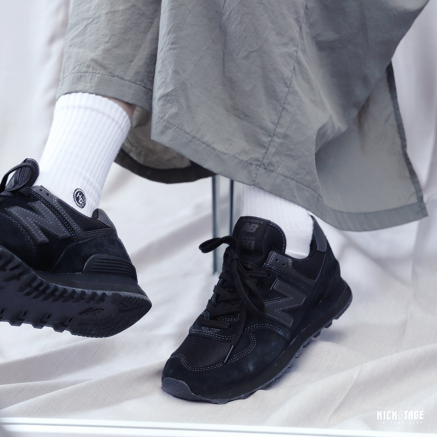 Giày New Balance 574 'Triple Black' ML574EVE - Ảnh 5