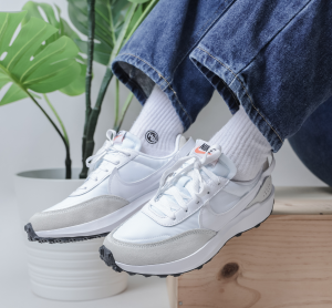 Alternative view of Giày Nike Waffle Debut 'White' DH9523-100