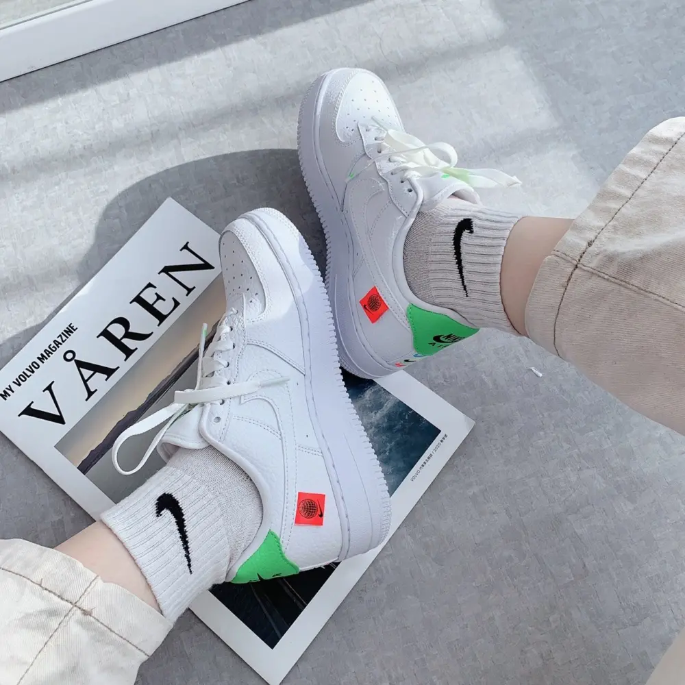 Giày Nike Wmns Air Force 1 '07 SE 'Worldwide Pack - Flash Crimson' CT1414-100 - Ảnh 3