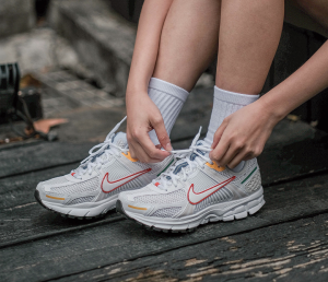 Alternative view of Giày Nike Zoom Vomero 5 'White' FN3446-111