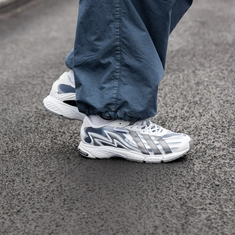 Alternative view of Giày Adidas Orketro 2.0 'White Iridescent' IE4217
