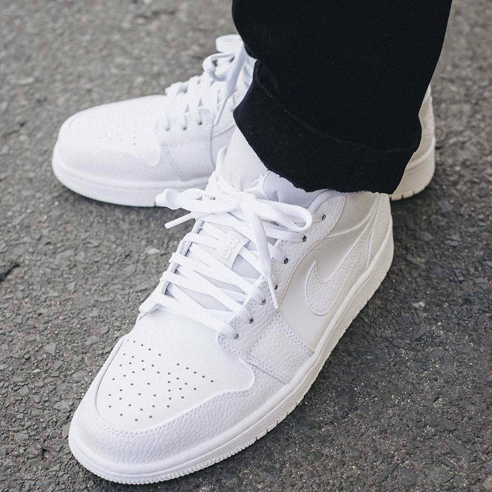 Giày Nike Air Jordan 1 Low 'Triple White' 553558-130 - Ảnh 3