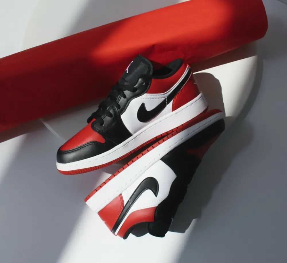 Giày Nike Air Jordan 1 Low GS 'Bred Toe' 553560-612 - Ảnh 5