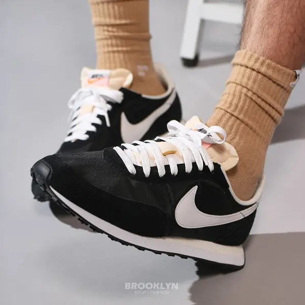 Alternative view of Giày Nike Waffle Trainer 2 GS 'Black White' DC6477-001
