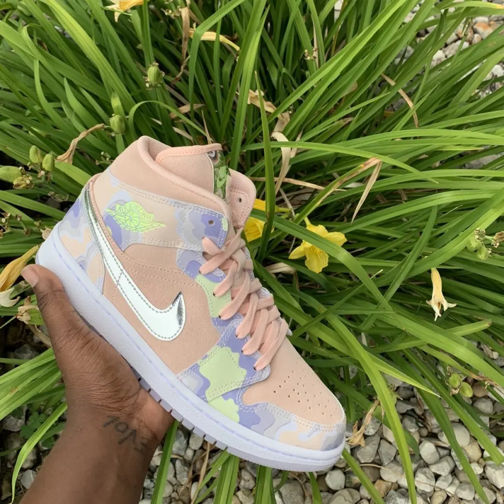 Giày Nike Wmns Air Jordan 1 Mid SE 'P(HER)SPECTIVE' CW6008-600 - Ảnh 4