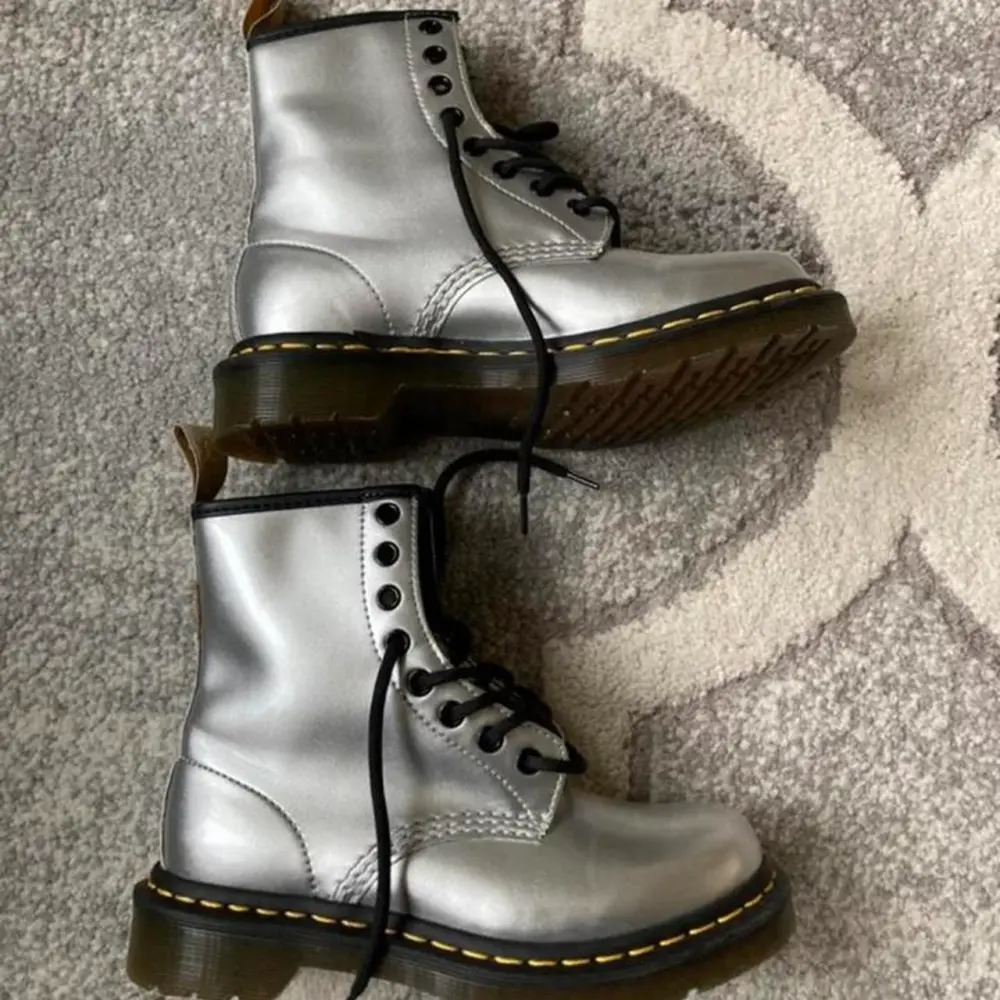 Giày Dr.Martens Vegan 1460 Metallic Chrome 'Silver' 24865040 - Ảnh 5