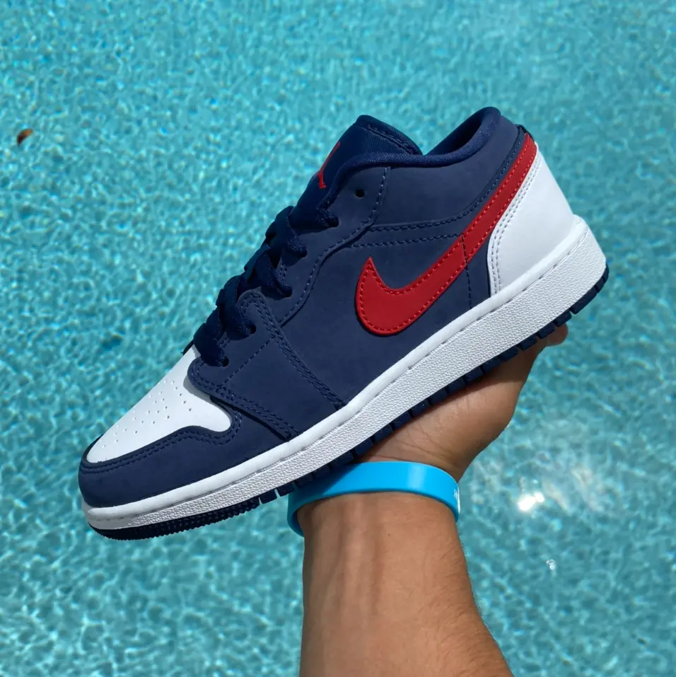 Alternative view of Giày Nike Air Jordan 1 Low GS 'USA' CV9844-400