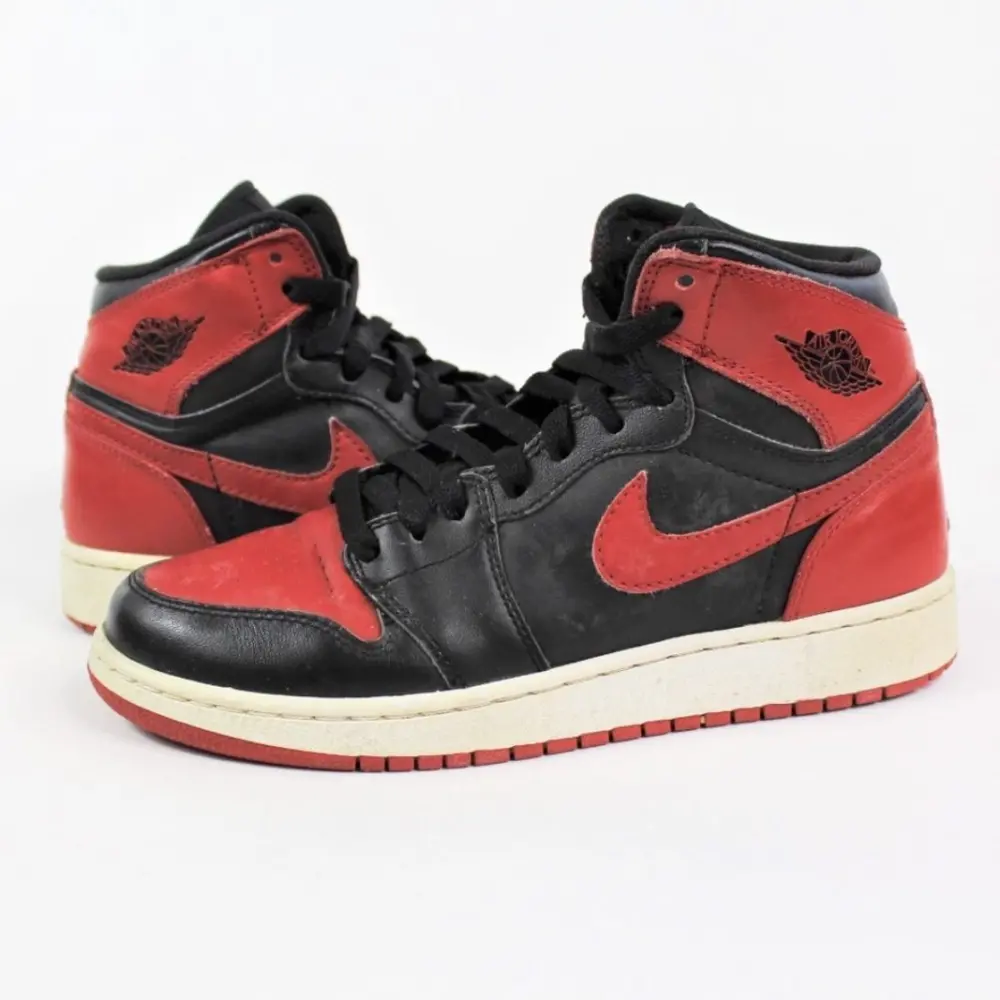 Alternative view of Giày Nike Air Jordan 1 High Retro GS 'Chicago Bulls' 2009 332558-061