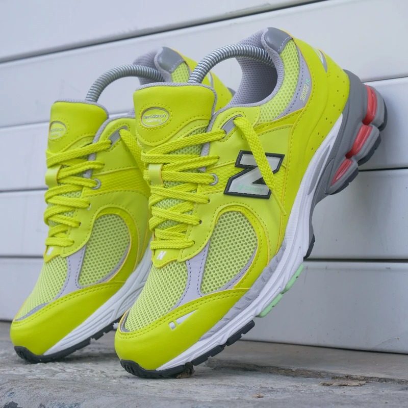Giày New Balance 2002R 'Sulpher Yellow' M2002RLC - Ảnh 4