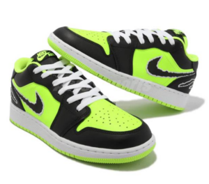 Alternative view of Giày Nike Jordan 1 Low SE GS 'Black Cat Volt ' DX6666-701