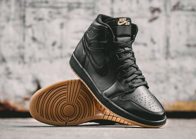 Giày Nike Air Jordan 1 Retro Black Gum 555088-020 - Ảnh 4