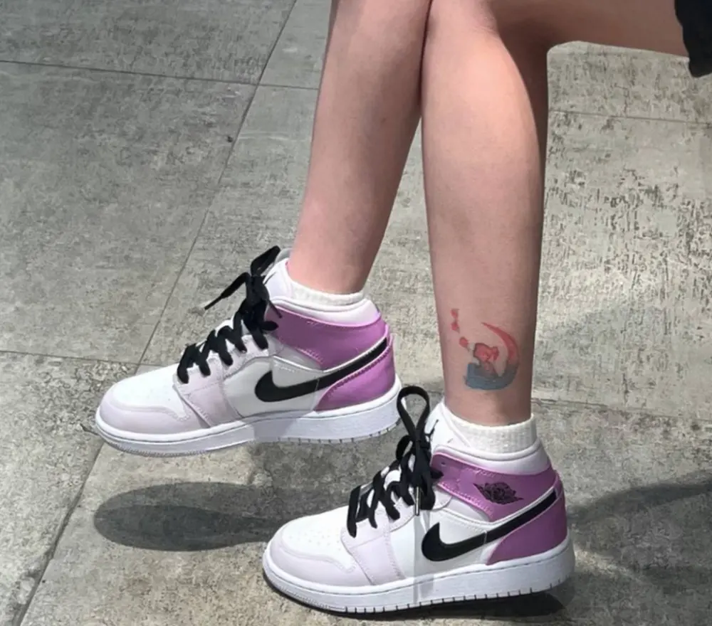 Giày Nike Air Jordan 1 Mid GS 'Barely Grape' DQ8423-501 - Ảnh 3