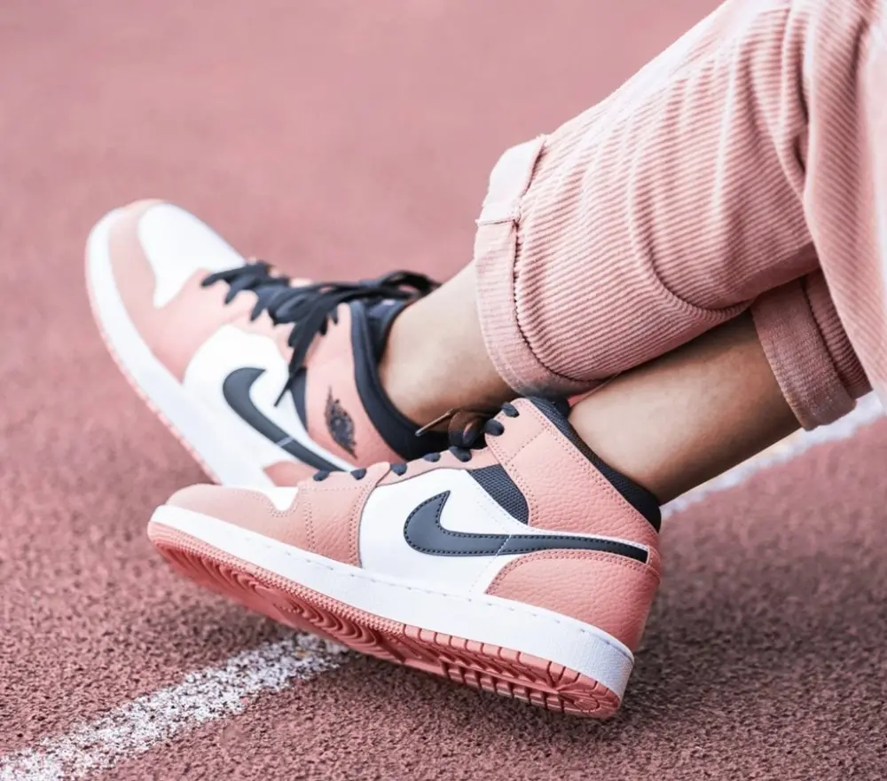 Giày Nike Air Jordan 1 Mid GS 'Pink Quartz' 555112-603 - Ảnh 5