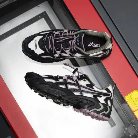 Giày Asics Pleasures x Gel Nandi Cream Graphite 1201A125 100 - Ảnh 3