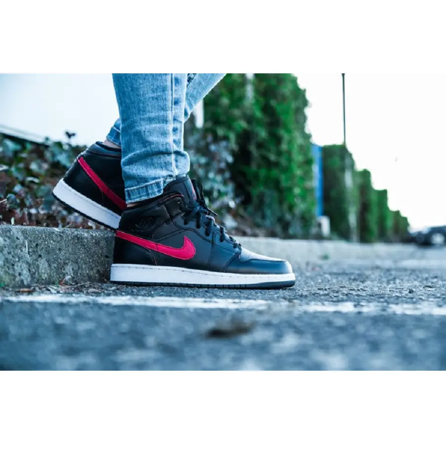Alternative view of Giày Nike Air Jordan 1 Retro Mid Black Gym Red GS 554725-009