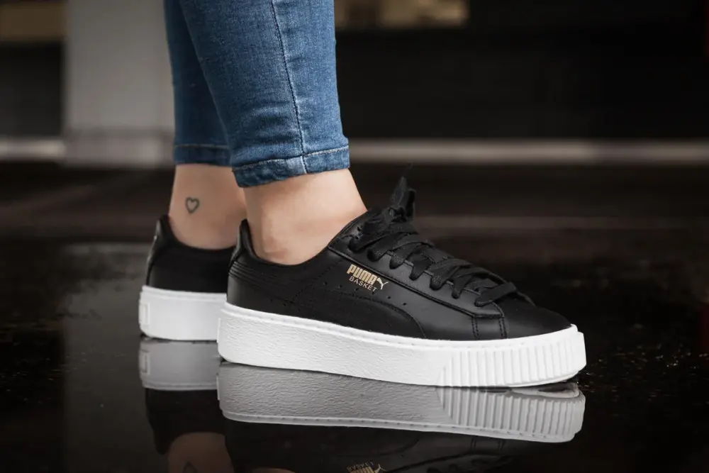 Alternative view of Giày Puma Wmns Basket Platform Core 'Black Gold' 364040-03