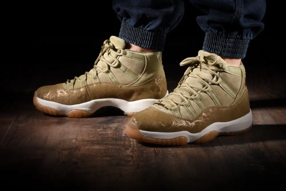 Giày Nike Wmns Air Jordan 11 Retro 'Olive Lux' AR0715-200 - Ảnh 3