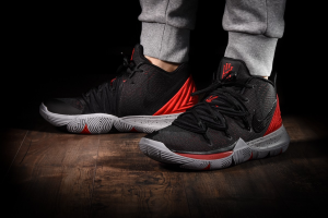 Alternative view of Giày Nike Kyrie 5 'Bred' AO2918-600