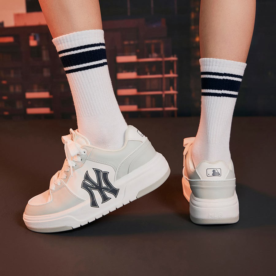 Giày MLB Chunky Liner New York Yankees 'Grey' 3ASXCA12N-50GRL - Ảnh 3