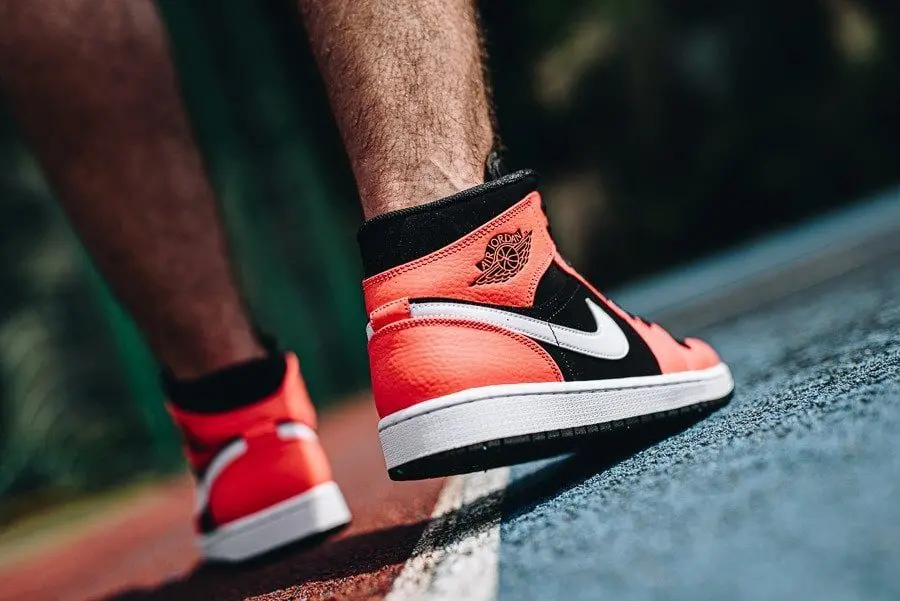 Giày Nike Air Jordan 1 Retro Mid 'Infrared 23' 554724-061 - Ảnh 3