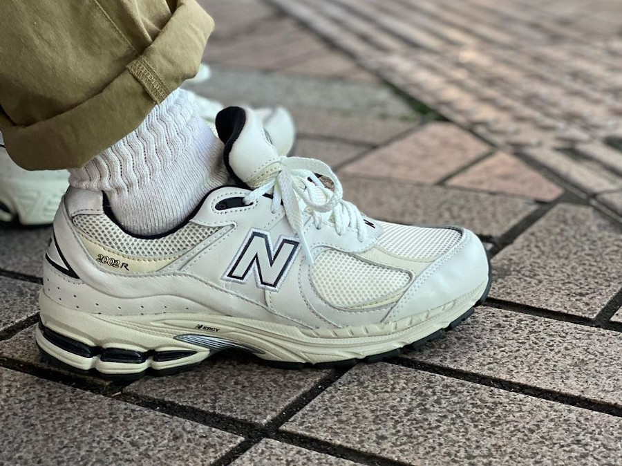 Giày New Balance 2002R 'Atlas Lemon Haze' ML2002RQ - Ảnh 3
