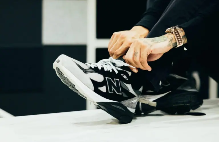 Giày New Balance DTLR x 990v3 Made in USA ‘GR3YSCALE’ M990DL3 - Ảnh 3