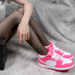 Alternative view of Giày Nike Jordan 1 Mid GS 'Hyper Pink White' 555112-611