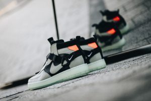 Alternative view of Giày Nike Air Force 1 Mid Utility 'Spruce Fog' AQ3693-300
