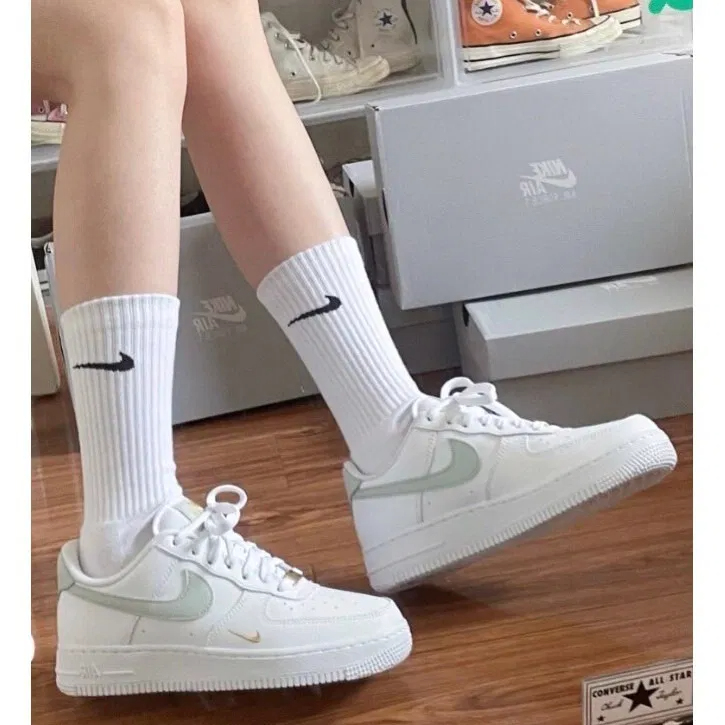 Giày Nike Wmns Air Force 1 'White Light Silver' CZ0270-106 - Ảnh 5
