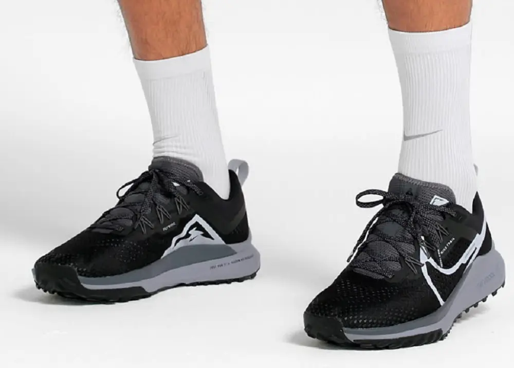 Alternative view of Giày Nike React Pegasus Trail 4 'Black Dark Grey' DJ6158-001