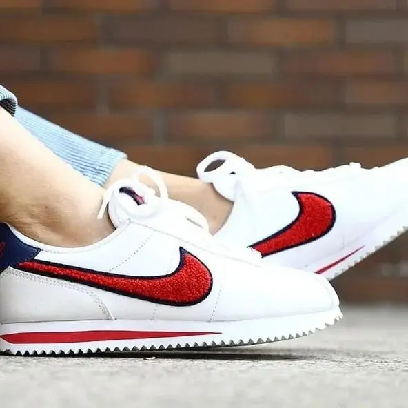 Giày Nike Cortez Basic Leather SE GS 'White' AA3496-100 - Ảnh 3
